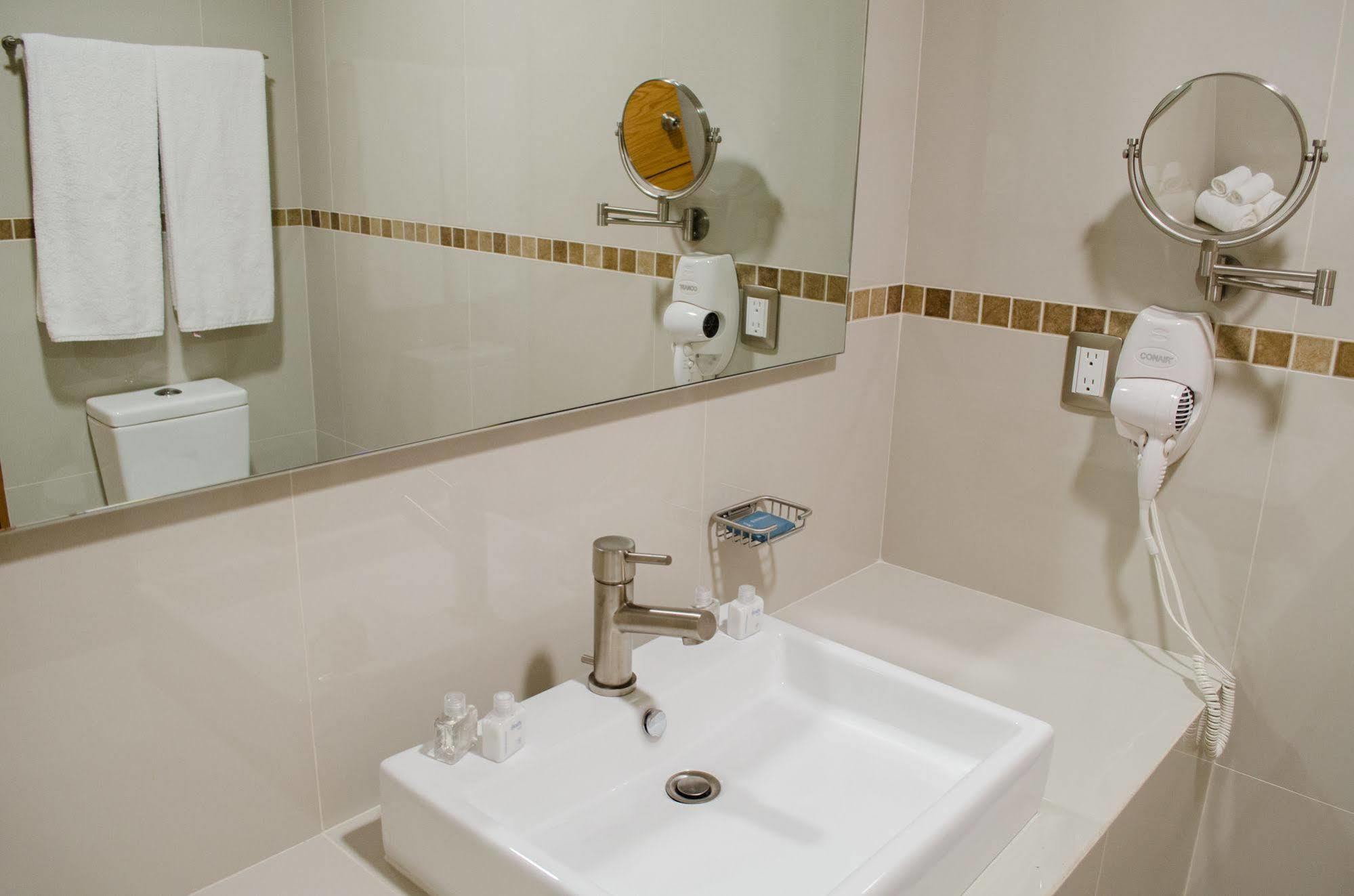 Concept Hotel Zamora de Hidalgo Bagian luar foto