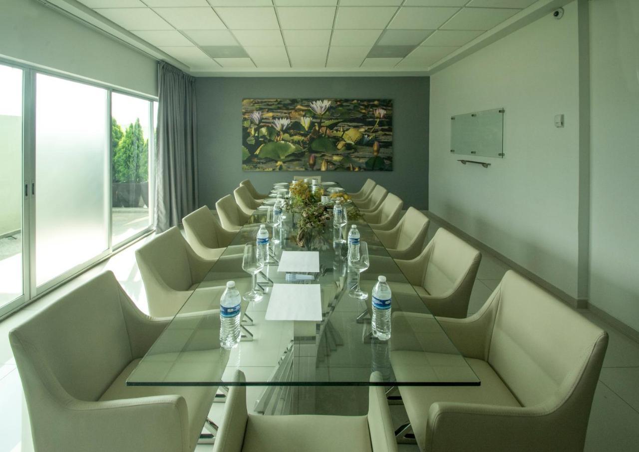 Concept Hotel Zamora de Hidalgo Bagian luar foto