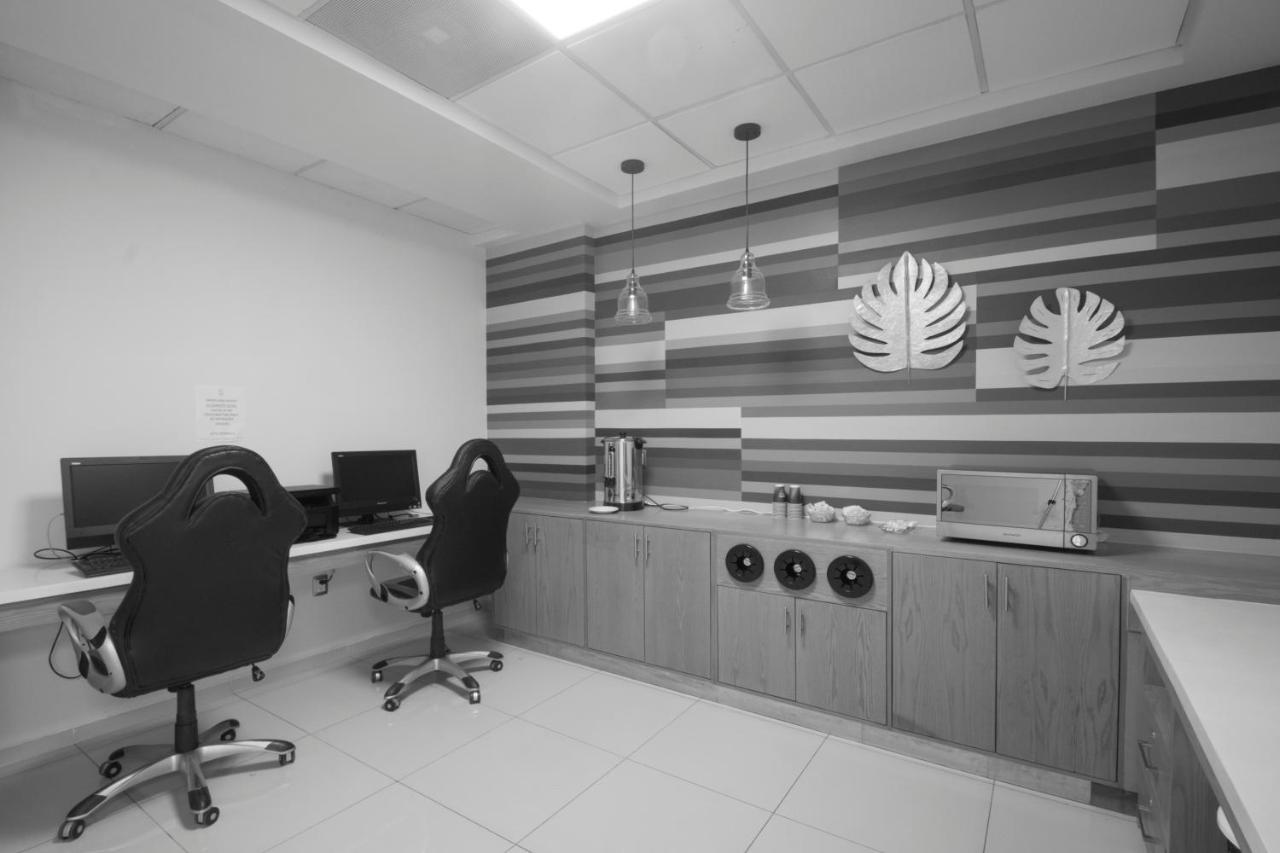 Concept Hotel Zamora de Hidalgo Bagian luar foto
